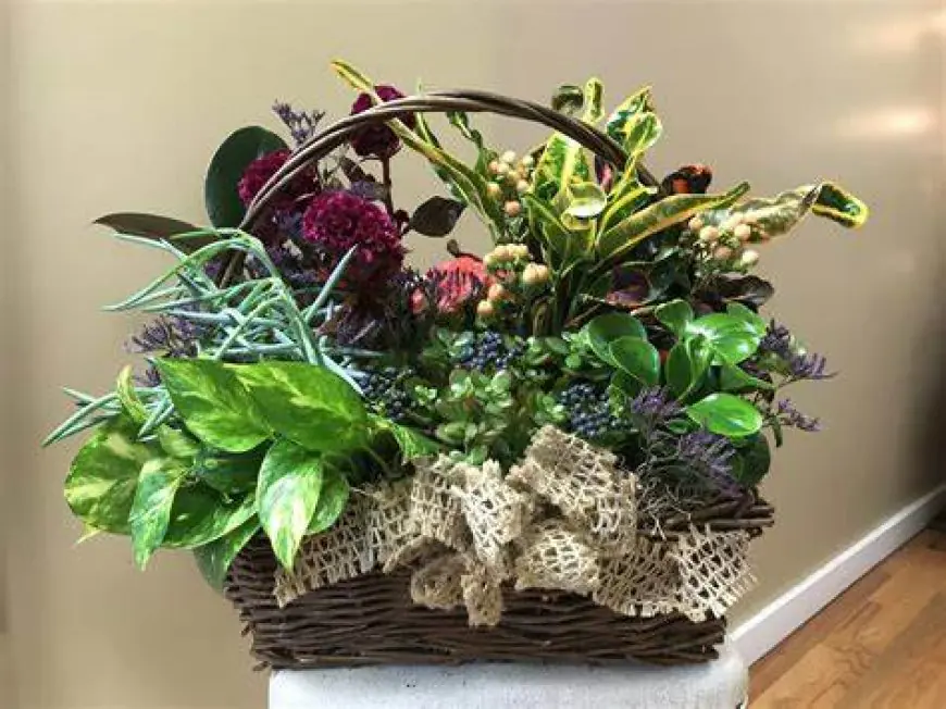 “Blossoms of Bliss: Making the Perfect Floral Gift Basket for Every Occasion”